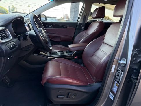 Used 2017 Kia Sorento SX FWD image 31