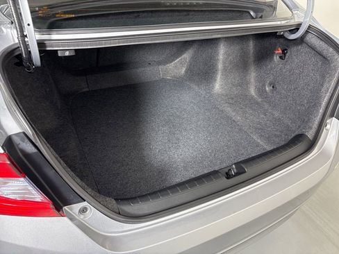 Used 2019 Honda Accord Touring image 36