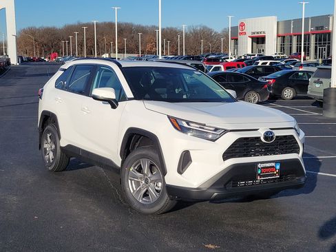 New 2025 Toyota RAV4 XLE image 2
