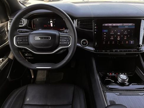 Used 2022 Jeep Wagoneer Series II image 10