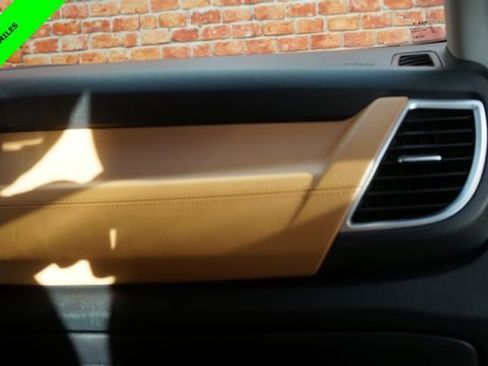 Used 2025 Kia Seltos EX w/ EX Sunroof Package image 54