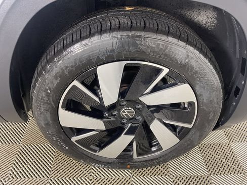 Used 2025 Volkswagen Atlas Cross Sport SE AWD/4WD image 11