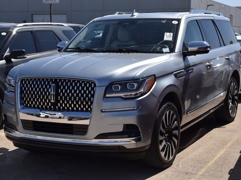 Certified 2023 Lincoln Navigator Black Label image 2