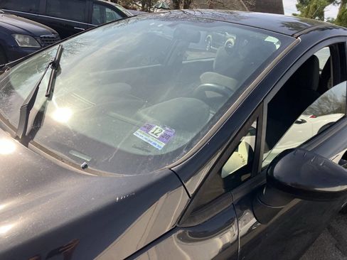 Used 2011 Ford Fiesta SE w/ 203A Rapid Spec Order Code image 12