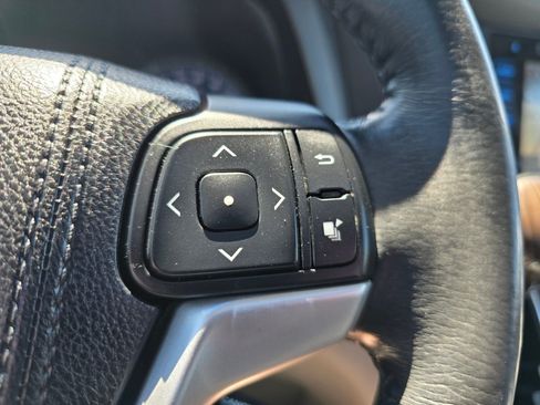 Used 2017 Toyota Sienna XLE Premium FWD image 9