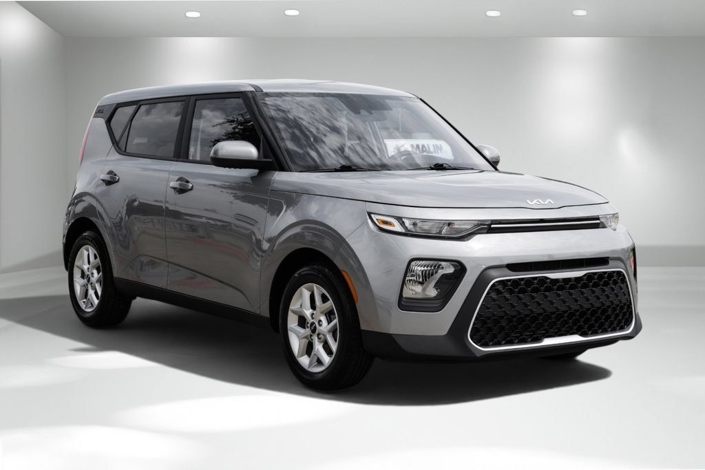 Used 2022 Kia Soul LX w/ Technology Package FWD image 7