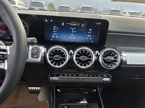 New 2026 Mercedes-Benz GLB 250 image 25