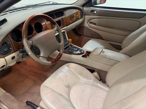 Used 2001 Jaguar XK8 Convertible image 14