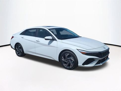 New 2026 Hyundai Elantra Limited FWD image 2