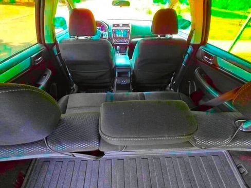 Used 2018 Subaru Outback 2.5i Premium image 16