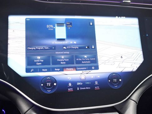 Used 2023 Mercedes-Benz EQS 580 4MATIC SUV w/ Exclusive Trim Package image 29