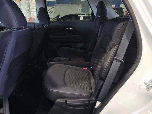 Used 2022 Nissan Pathfinder SV w/ SV Premium Package image 8