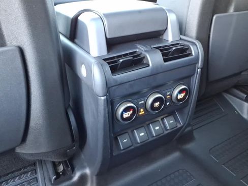 Used 2020 Land Rover Defender 110 HSE AWD/4WD image 11