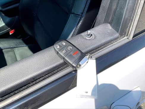 Used 2018 Jeep Grand Cherokee Altitude AWD/4WD image 29