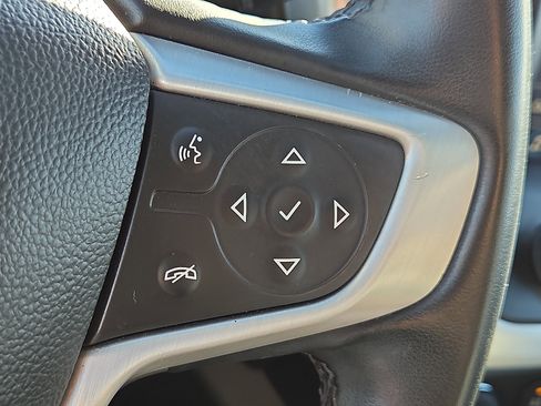 Used 2023 GMC Acadia SLT w/ Elevation Edition image 22