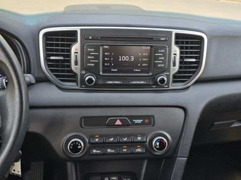 Used 2019 Kia Sportage LX AWD/4WD image 15