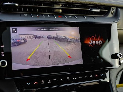 New 2026 Jeep Grand Cherokee Altitude AWD/4WD image 28