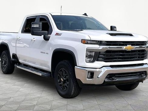 Used 2025 Chevrolet Silverado 2500 LT AWD/4WD image 1
