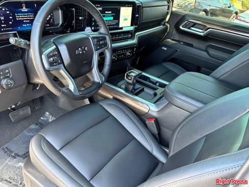 Used 2026 Chevrolet Silverado 1500 LT Trail Boss w/ LT Trail Boss Premium Package AWD/4WD image 19