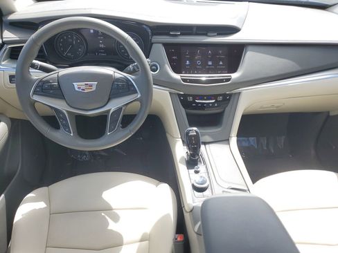 Certified 2024 Cadillac XT5 Premium Luxury w/ Technology Package FWD image 17