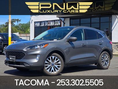 Used 2022 Ford Escape Titanium w/ Class II Trailer Tow Package