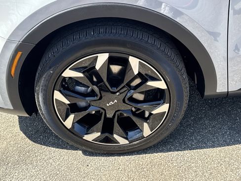 Used 2025 Kia Sorento EX w/ Panoramic Sunroof Package image 11