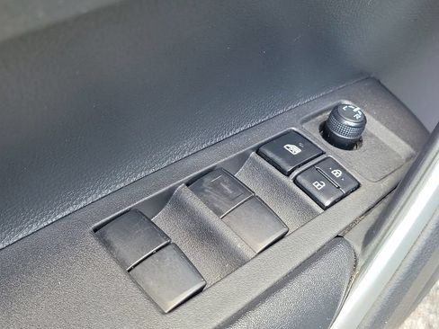 Used 2024 Toyota Corolla Cross LE FWD image 22