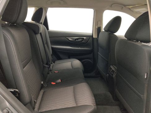 Used 2019 Nissan Rogue S FWD image 19