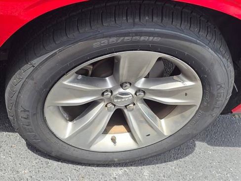 Used 2017 Dodge Challenger SXT RWD image 23