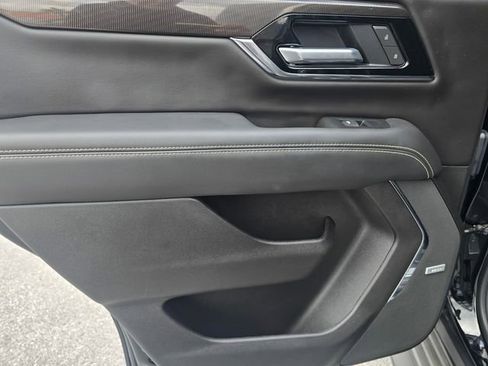 Used 2025 GMC Yukon Elevation RWD image 14