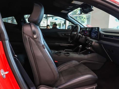 Used 2025 Ford Mustang Dark Horse RWD image 18