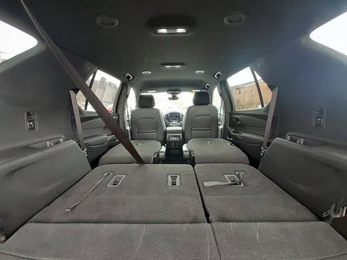 Used 2022 Chevrolet Traverse RS AWD/4WD image 56