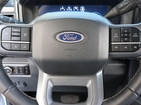 Used 2025 Ford F350 Lariat image 25