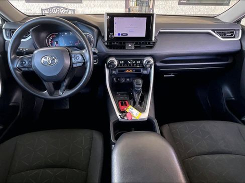 Used 2024 Toyota RAV4 XLE FWD image 26