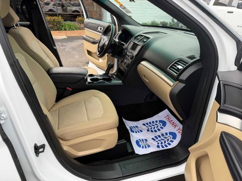 Used 2016 Ford Explorer FWD image 18