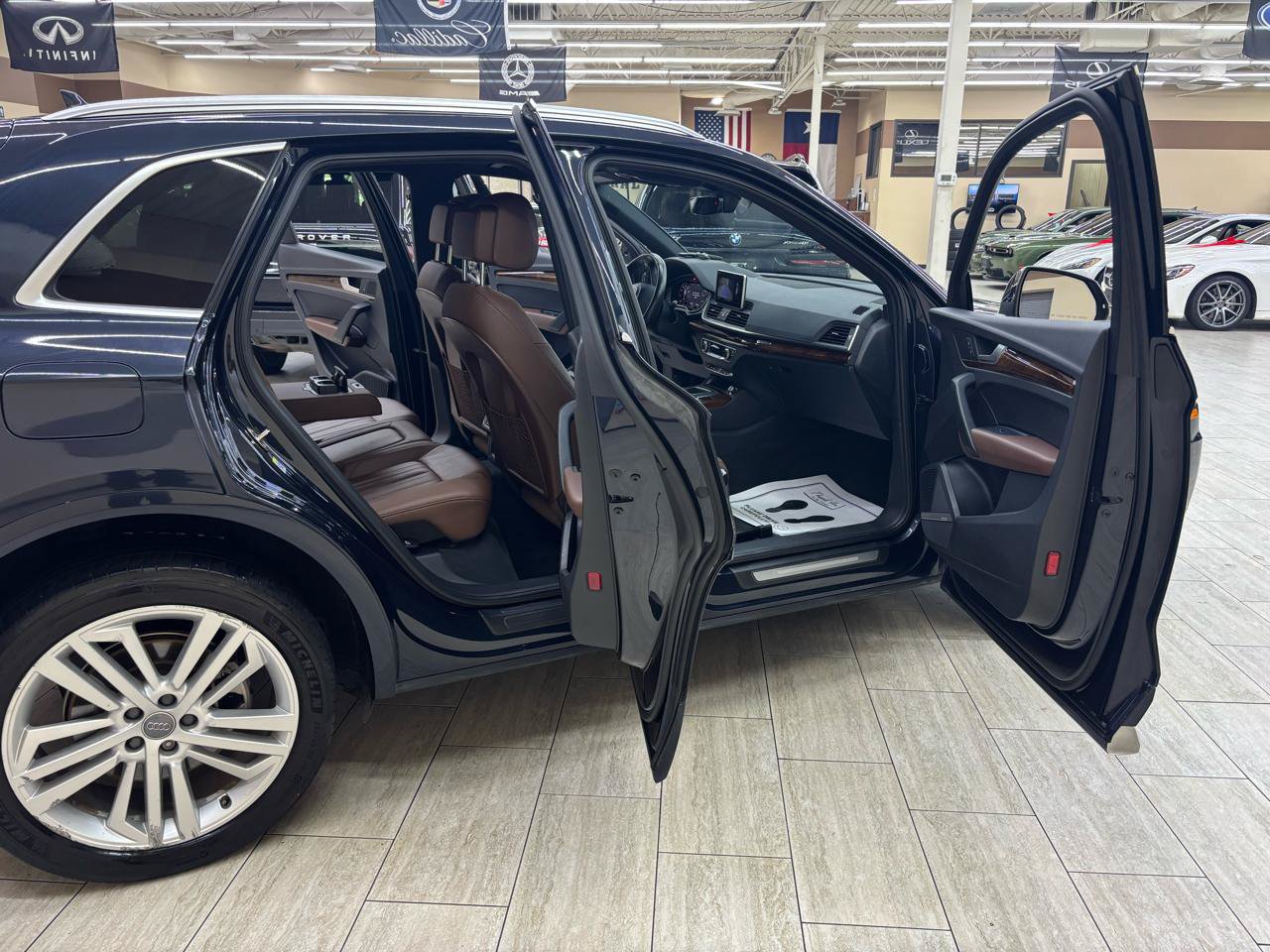 Used 2018 Audi Q5 2.0T Premium Plus w/ Premium Plus Package AWD/4WD image 12