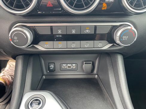 Used 2024 Nissan Sentra SV image 12