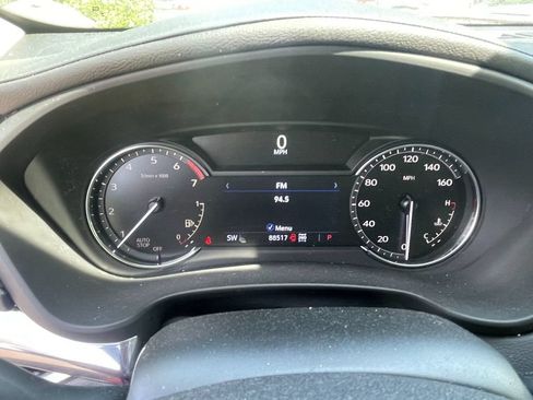 Used 2021 Cadillac XT4 Luxury w/ Cold Weather Package AWD/4WD image 18