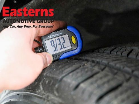 Used 2024 Chevrolet Suburban Premier image 31