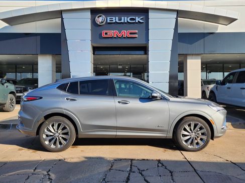 New 2026 Buick Envista Avenir image 3