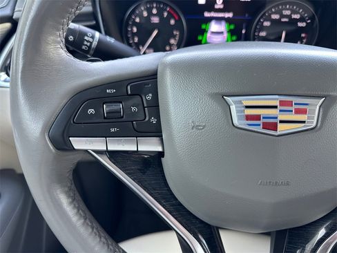 Used 2021 Cadillac XT6 Premium Luxury image 22