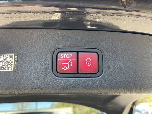 Certified 2023 Mercedes-Benz GLC 300 w/ Pinnacle Trim Package image 23