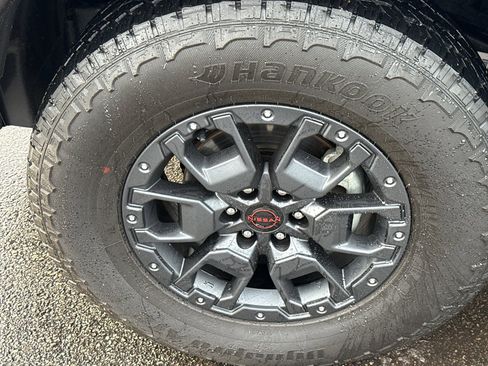 Certified 2024 Nissan Frontier PRO-4X w/ Pro Premium Package image 11