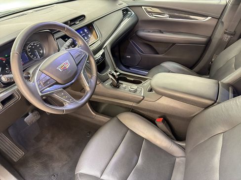 Used 2020 Cadillac XT5 Premium Luxury FWD image 4