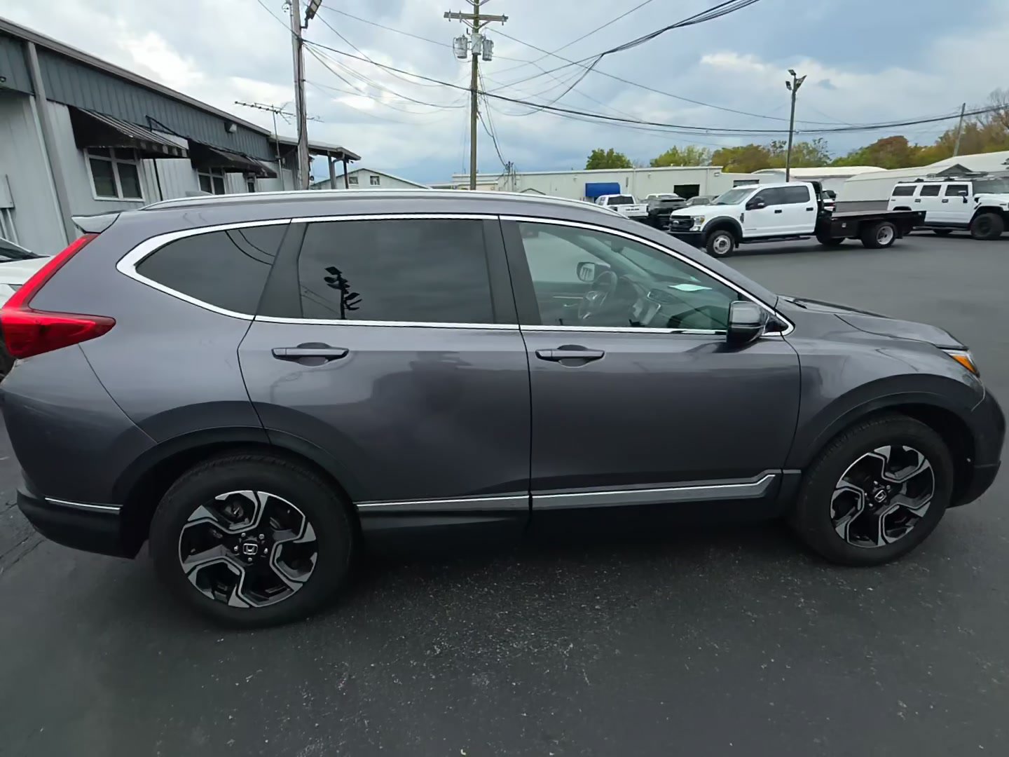 Used 2018 Honda CR-V Touring image 2