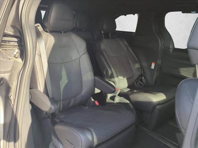 Certified 2025 Toyota Sienna Platinum FWD image 22