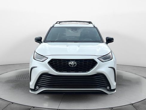 Used 2023 Toyota Highlander XSE image 2