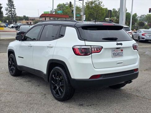Certified 2022 Jeep Compass Latitude FWD image 8