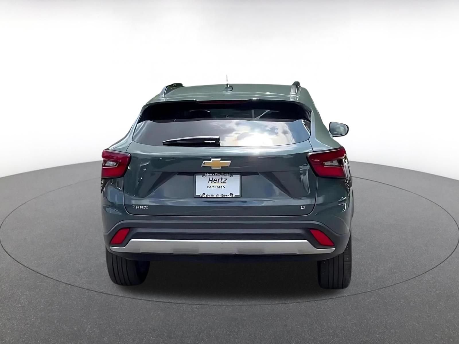 Used 2025 Chevrolet Trax LT w/ LT Convenience Package FWD image 12