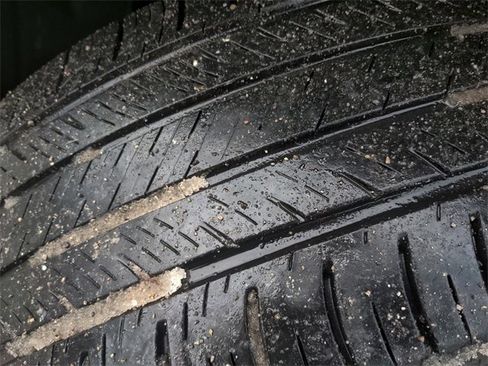 Certified 2022 Ford Explorer XLT w/ Equipment Group 202A image 15